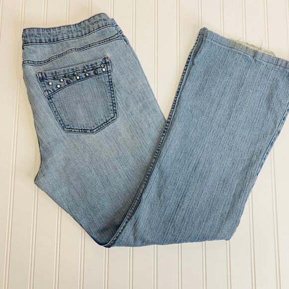 L.E.I. Low Rise Brass Stud Embellished Flare Leg Jeans 90s Frayed - Picture 1 of 7